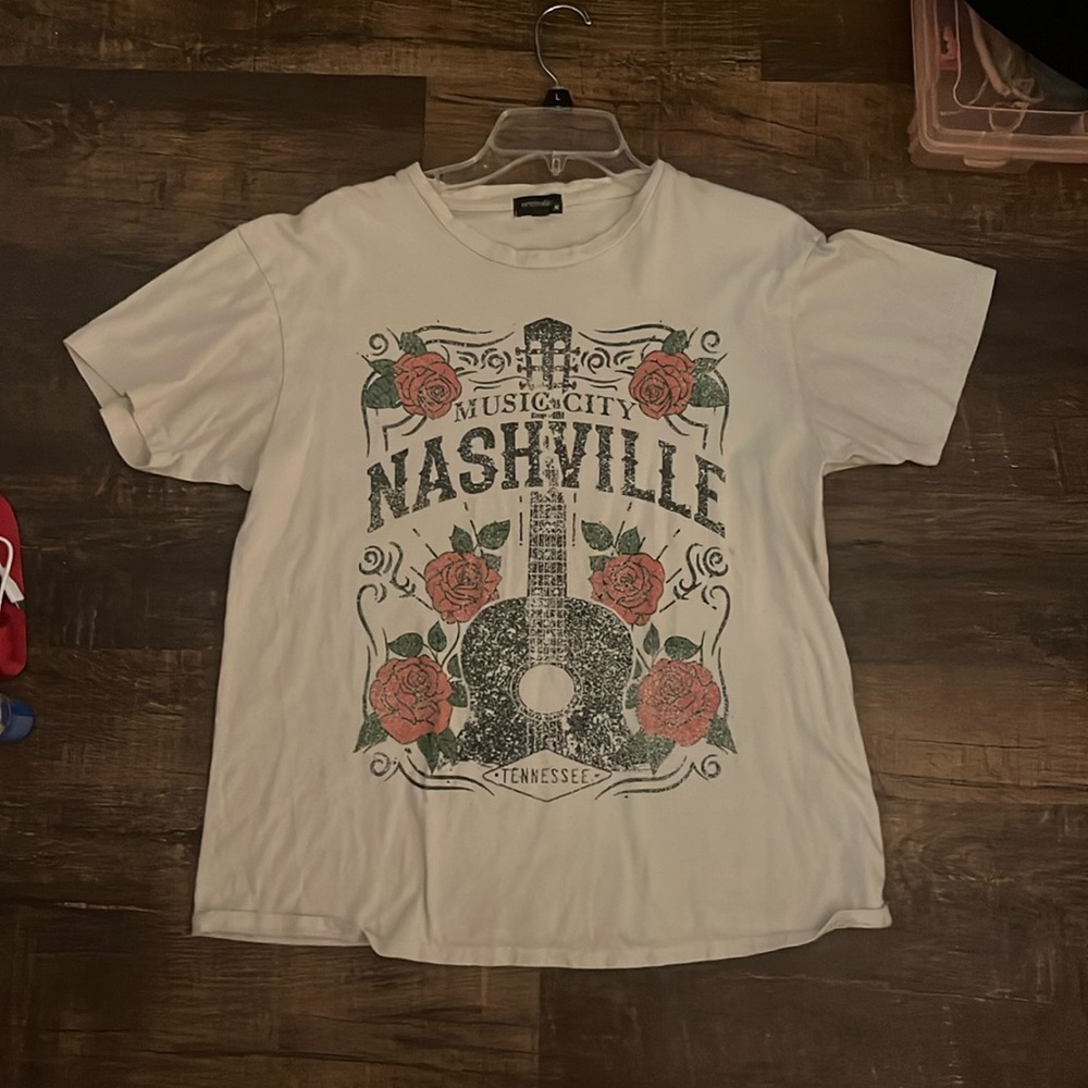 Altar’d State Nashville Graphic Tee | Size: S | Color: Cream
